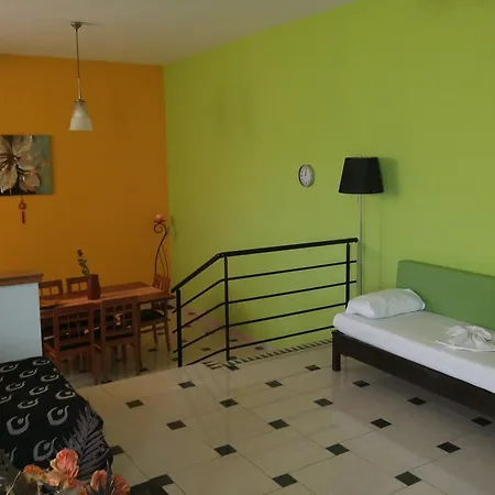 Mythos- Platanias- -apts Platanés
