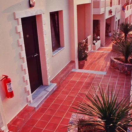 Mythos- Platanias- -apts Platanés