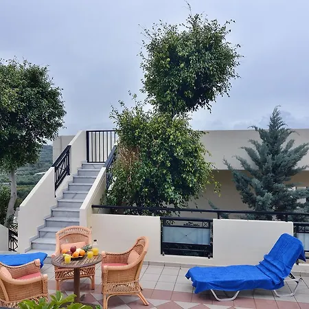 Mythos- Platanias- -apts Platanés
