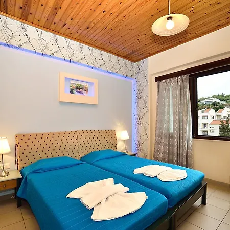 Mythos- Platanias- -apts