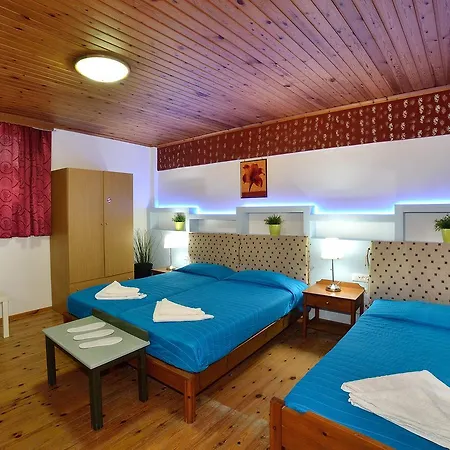 Mythos- Platanias- -apts Hotel 2*